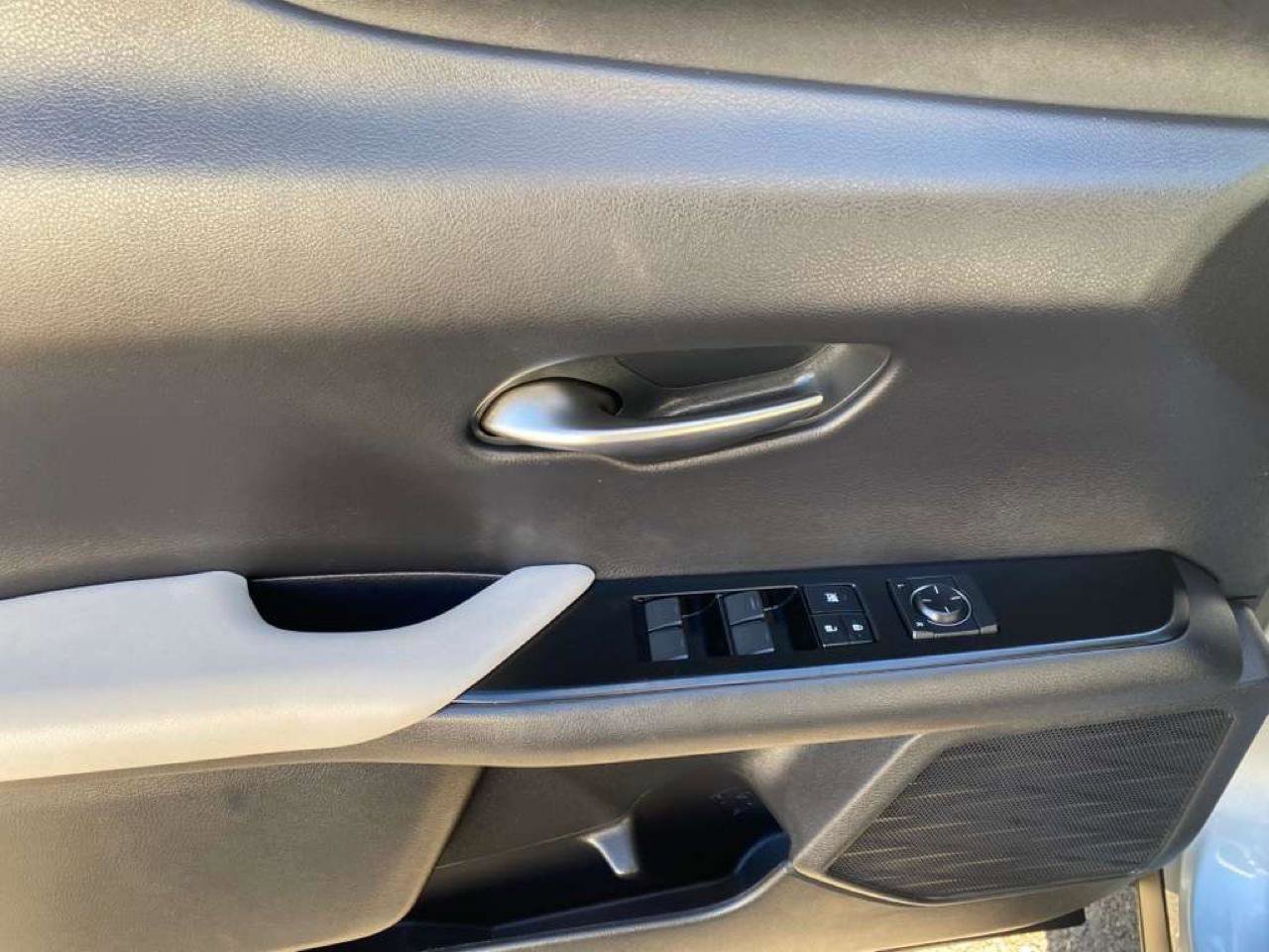 Used 2024 Lexus UX 250h UX 250h FWD image 15