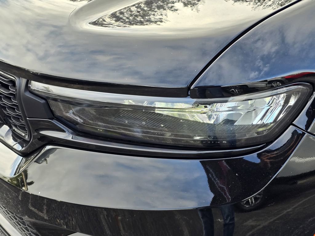 Used 2025 Jeep Grand Cherokee Altitude image 8