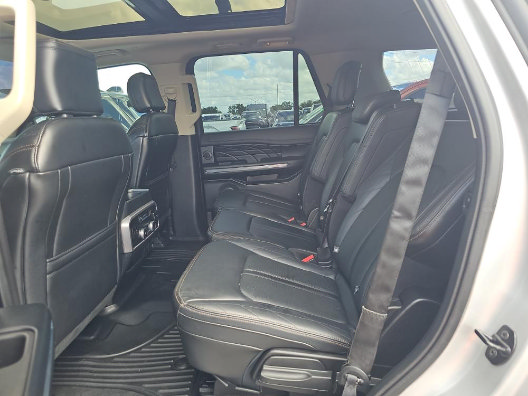 Used 2019 Ford Expedition Platinum RWD image 9