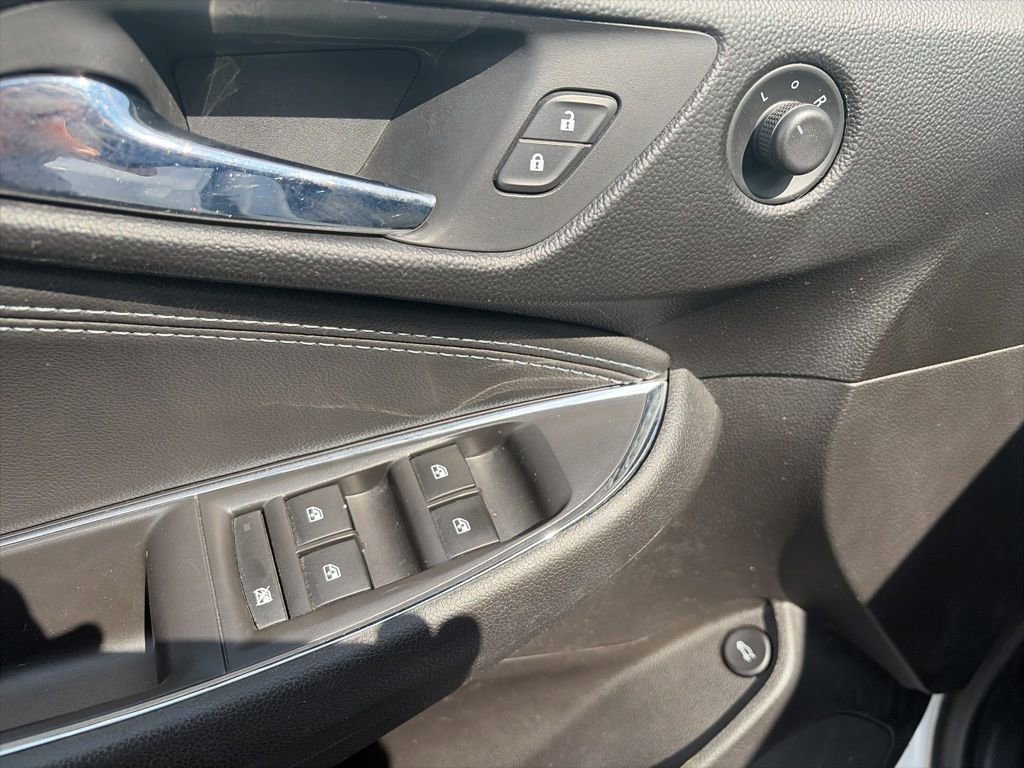Used 2018 Chevrolet Cruze Premier image 14