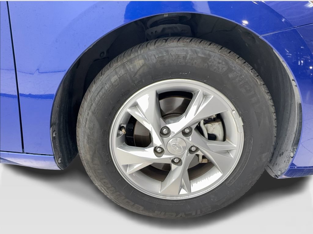 Used 2021 Hyundai Elantra SE FWD image 9
