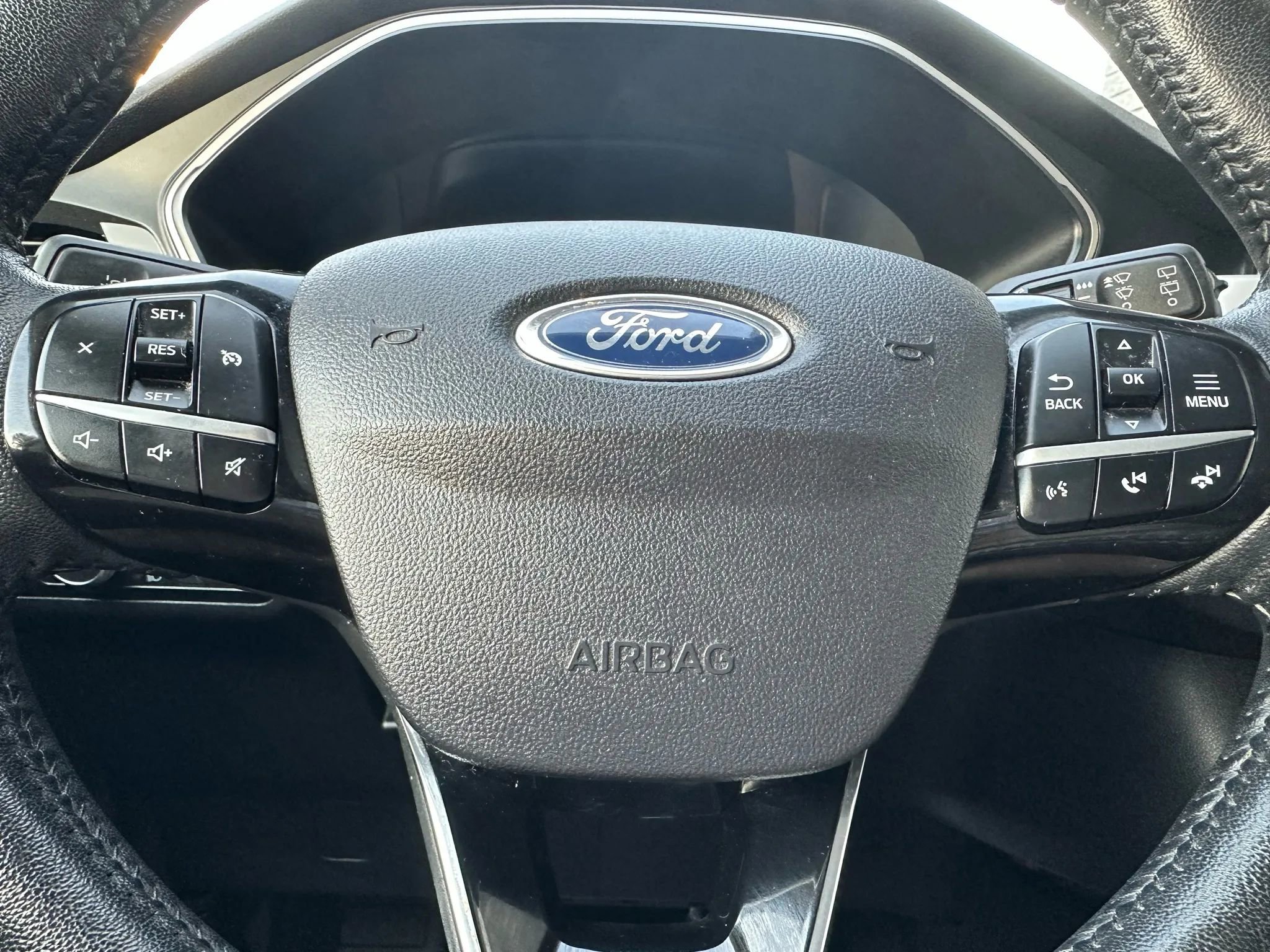 Used 2021 Ford Escape SE w/ Cold Weather Package image 17