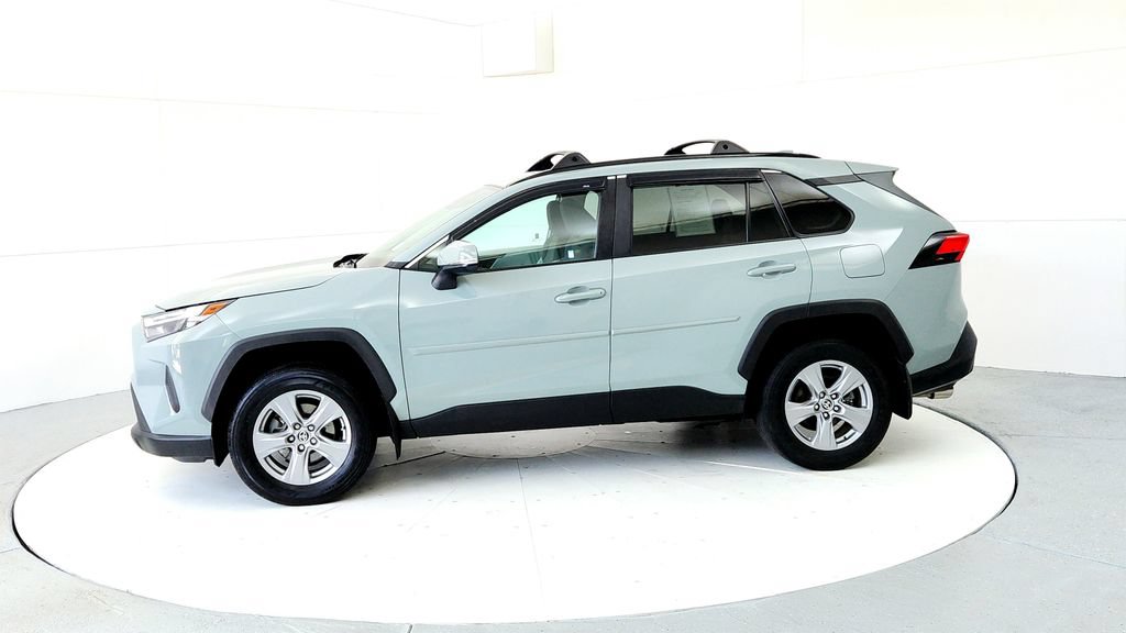 Used 2022 Toyota RAV4 XLE w/ Convenience Package AWD/4WD image 3