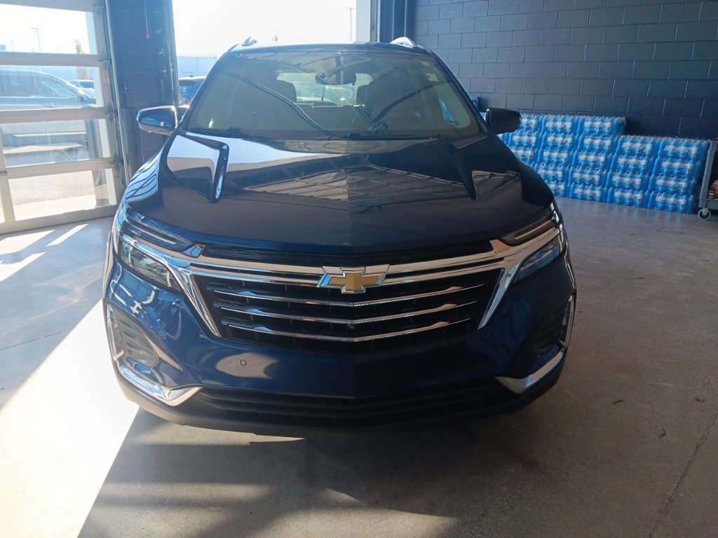 Used 2022 Chevrolet Equinox Premier AWD/4WD image 3