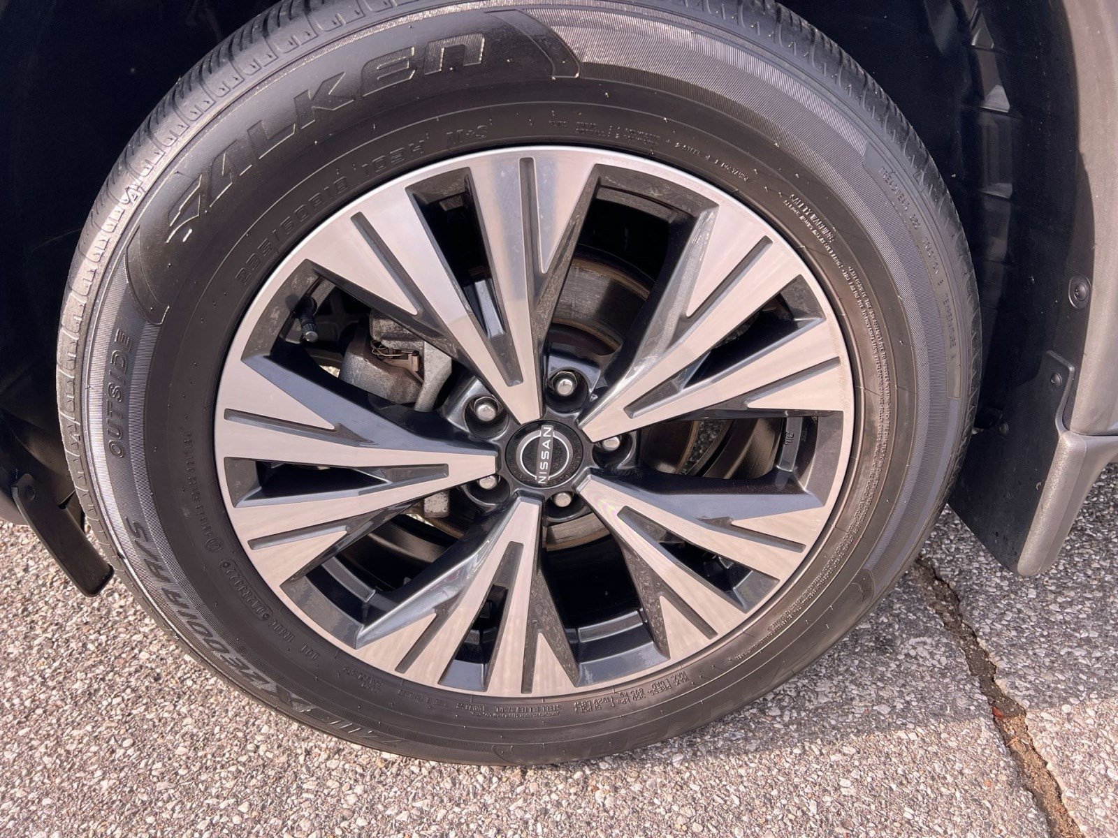 Used 2023 Nissan Rogue SV image 12