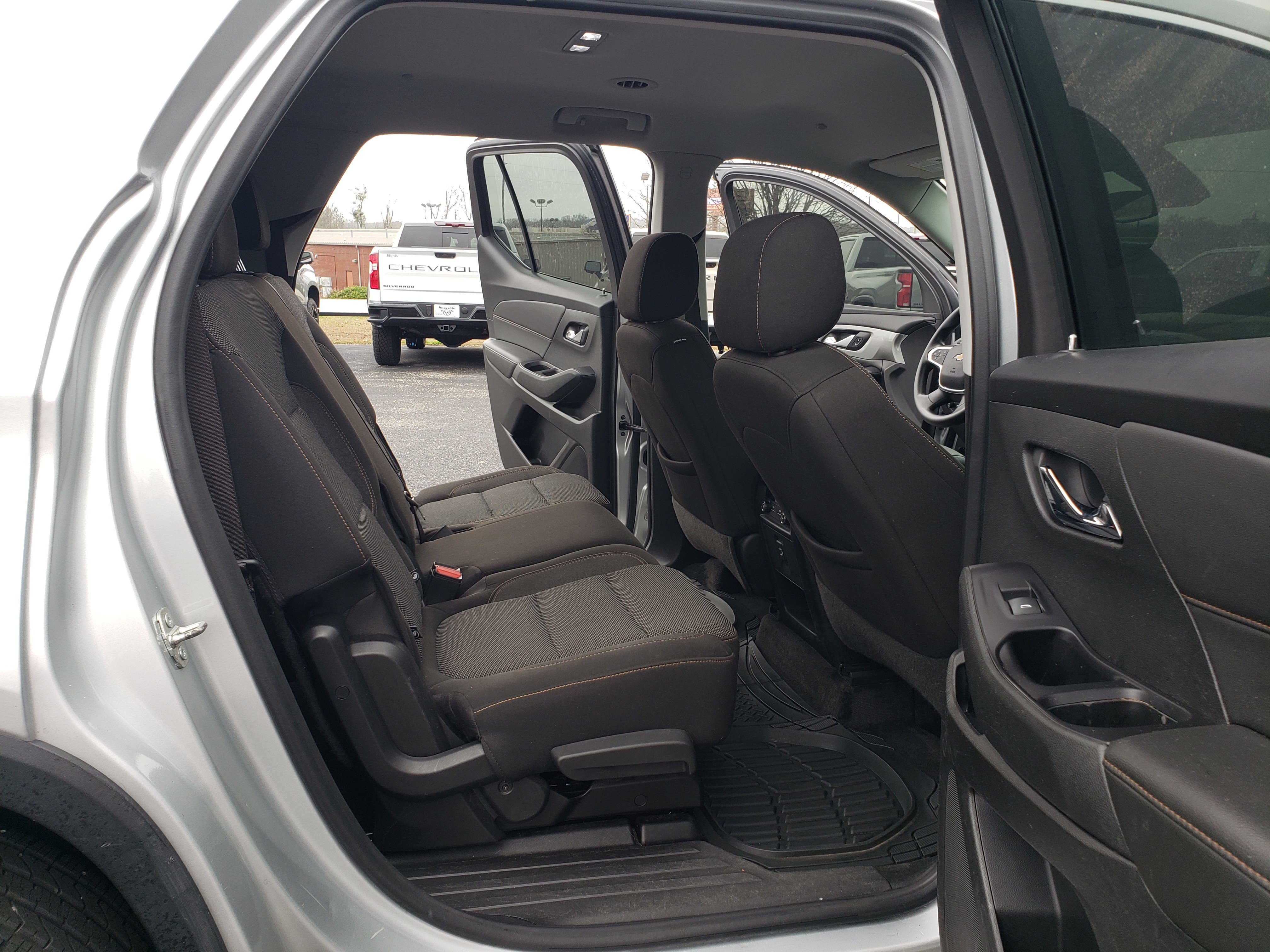 Used 2020 Chevrolet Traverse LS image 30