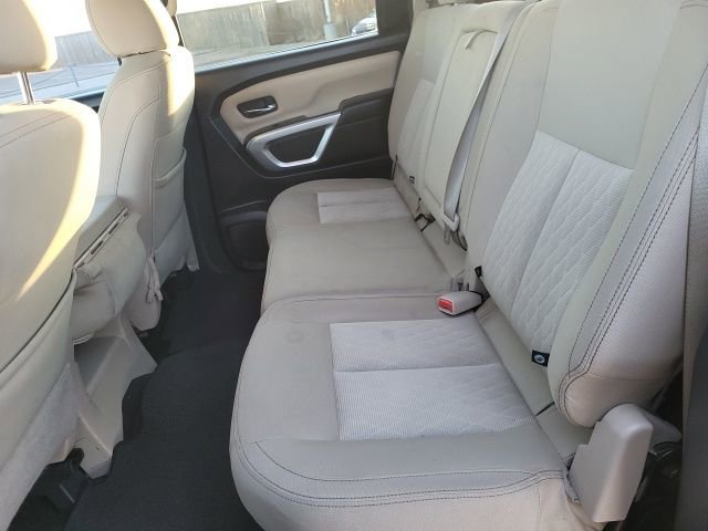 Used 2017 Nissan Titan SV image 22