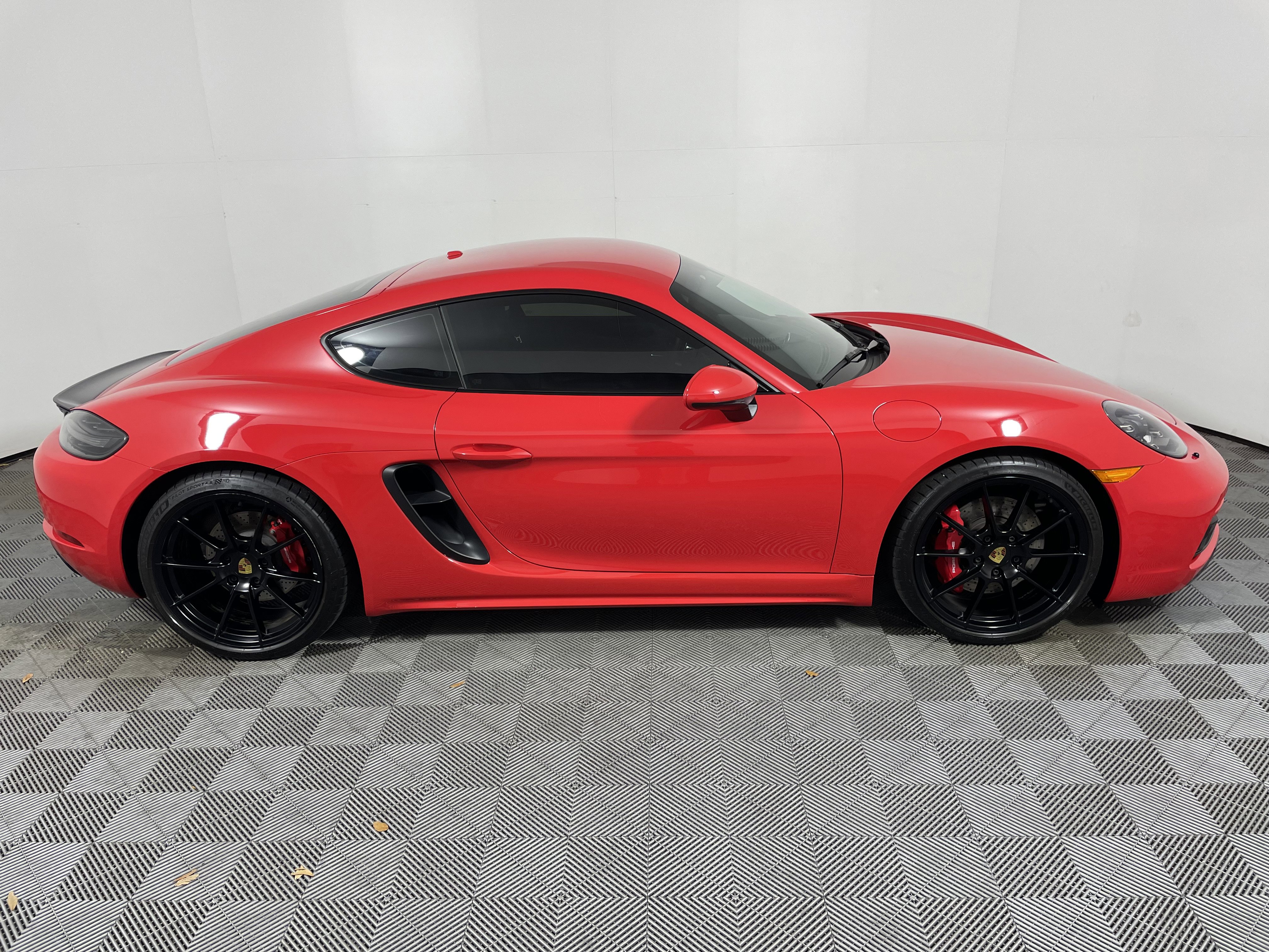Certified 2024 Porsche 718 Cayman GTS image 8