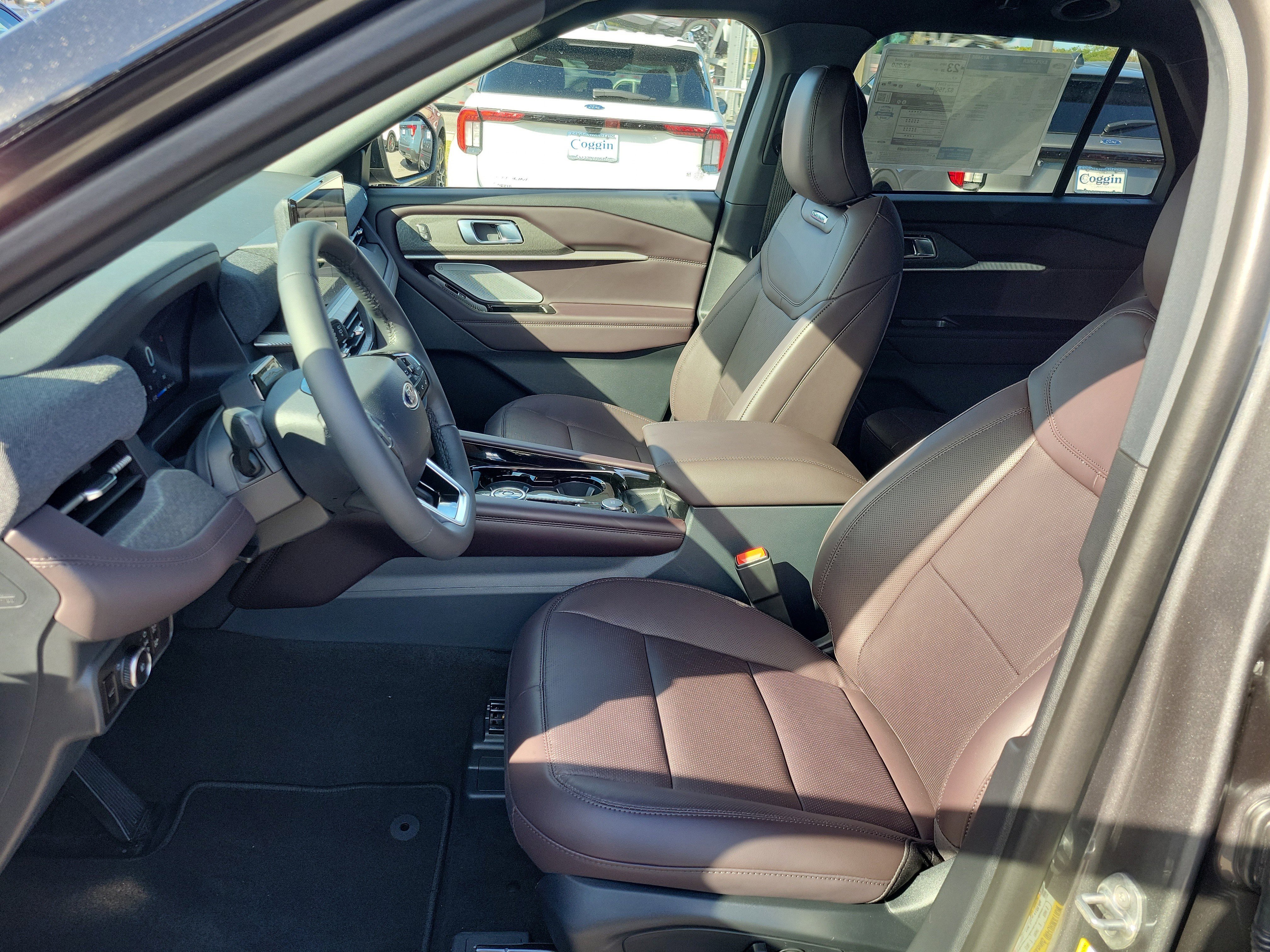 New 2026 Ford Explorer Platinum image 8