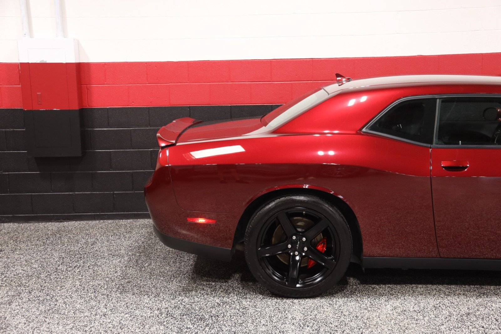Used 2018 Dodge Challenger SRT w/ Technology Group RWD image 5