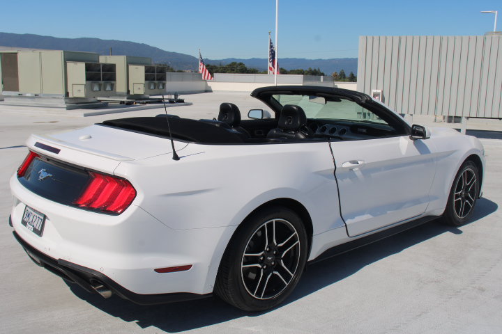 Used 2022 Ford Mustang Premium RWD image 9