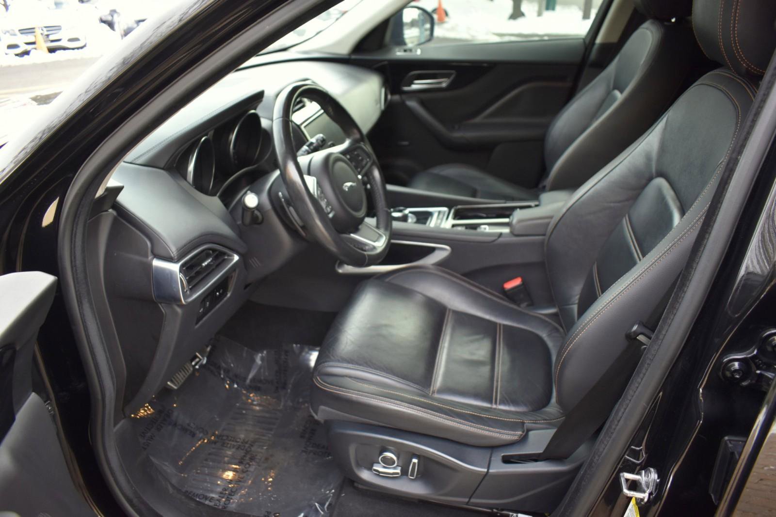 Used 2019 Jaguar F-PACE Prestige image 31