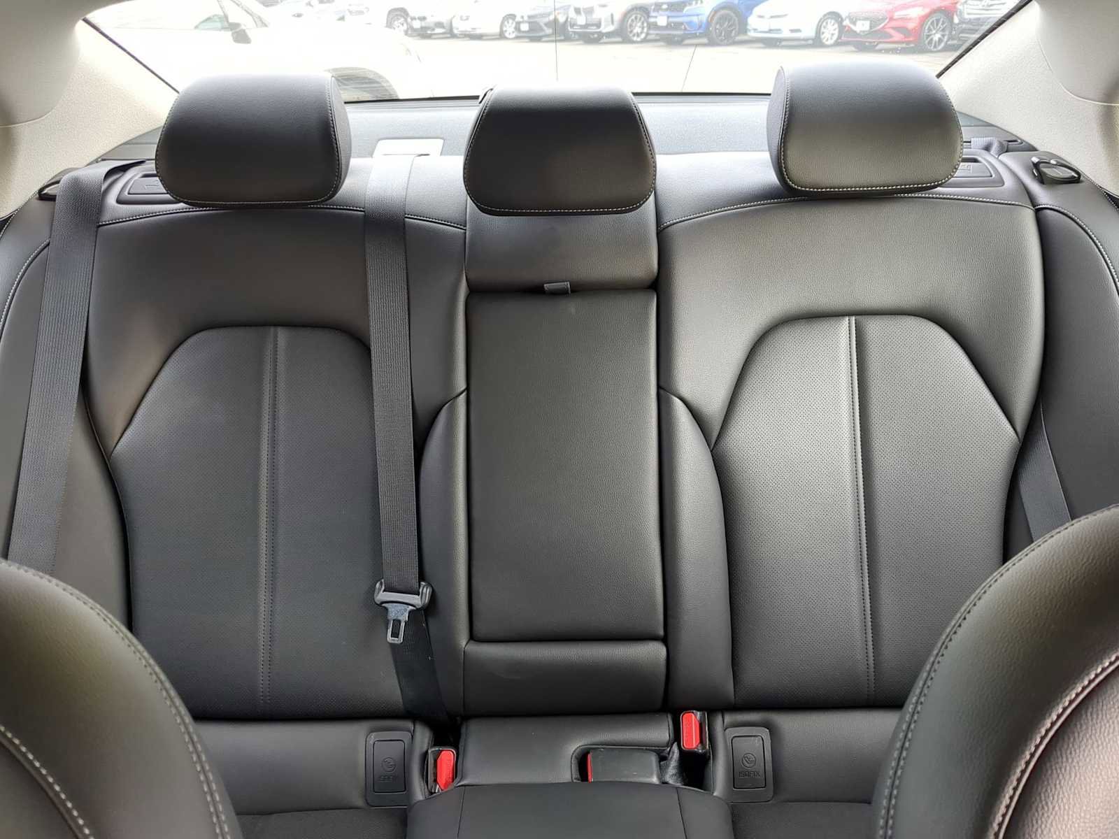 Used 2024 Genesis G70 2.5T image 6