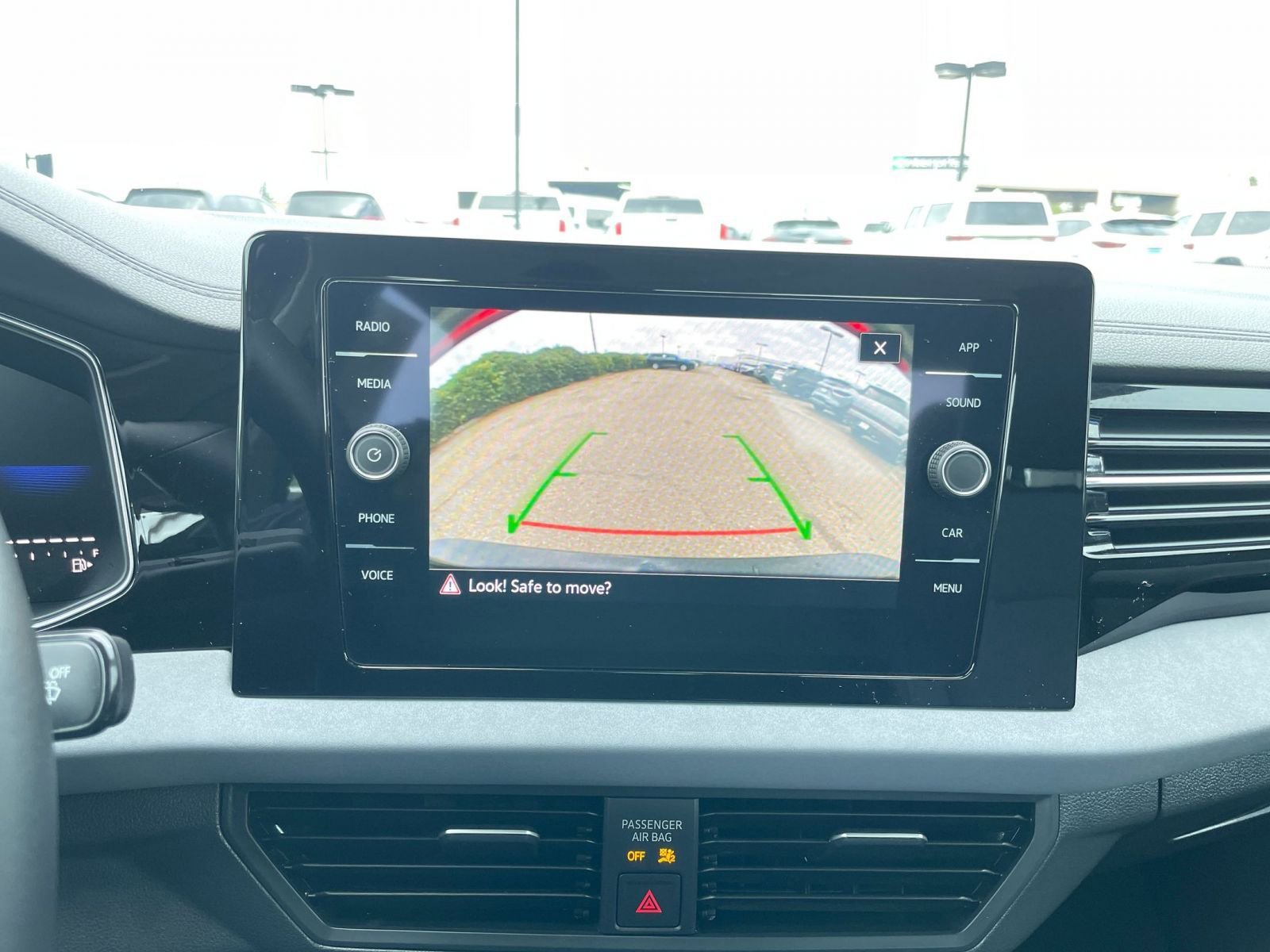 Used 2025 Volkswagen Jetta SE image 17