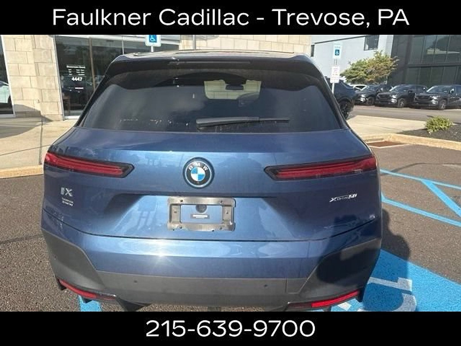 Used 2023 BMW iX xDrive50 w/ Convenience Package AWD/4WD image 4