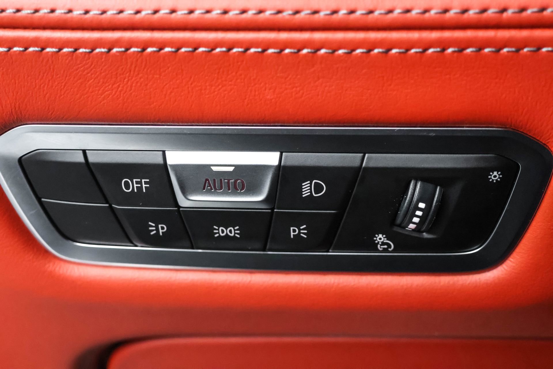 Used 2020 BMW X5 M Competition w/ Executive Package image 23