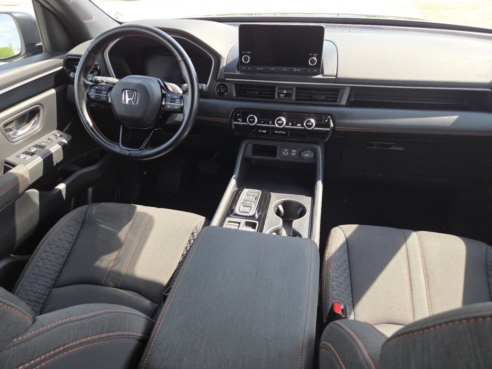 Used 2025 Honda Pilot Sport image 22