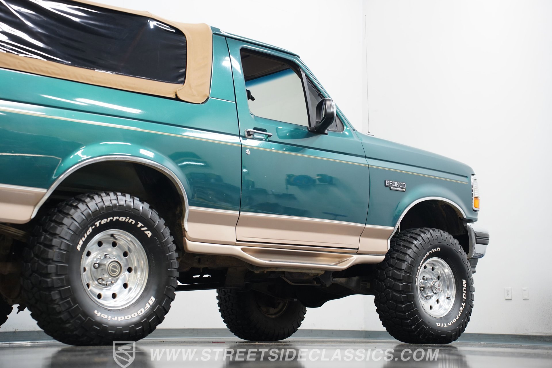 Used 1996 Ford Bronco Eddie Bauer image 25