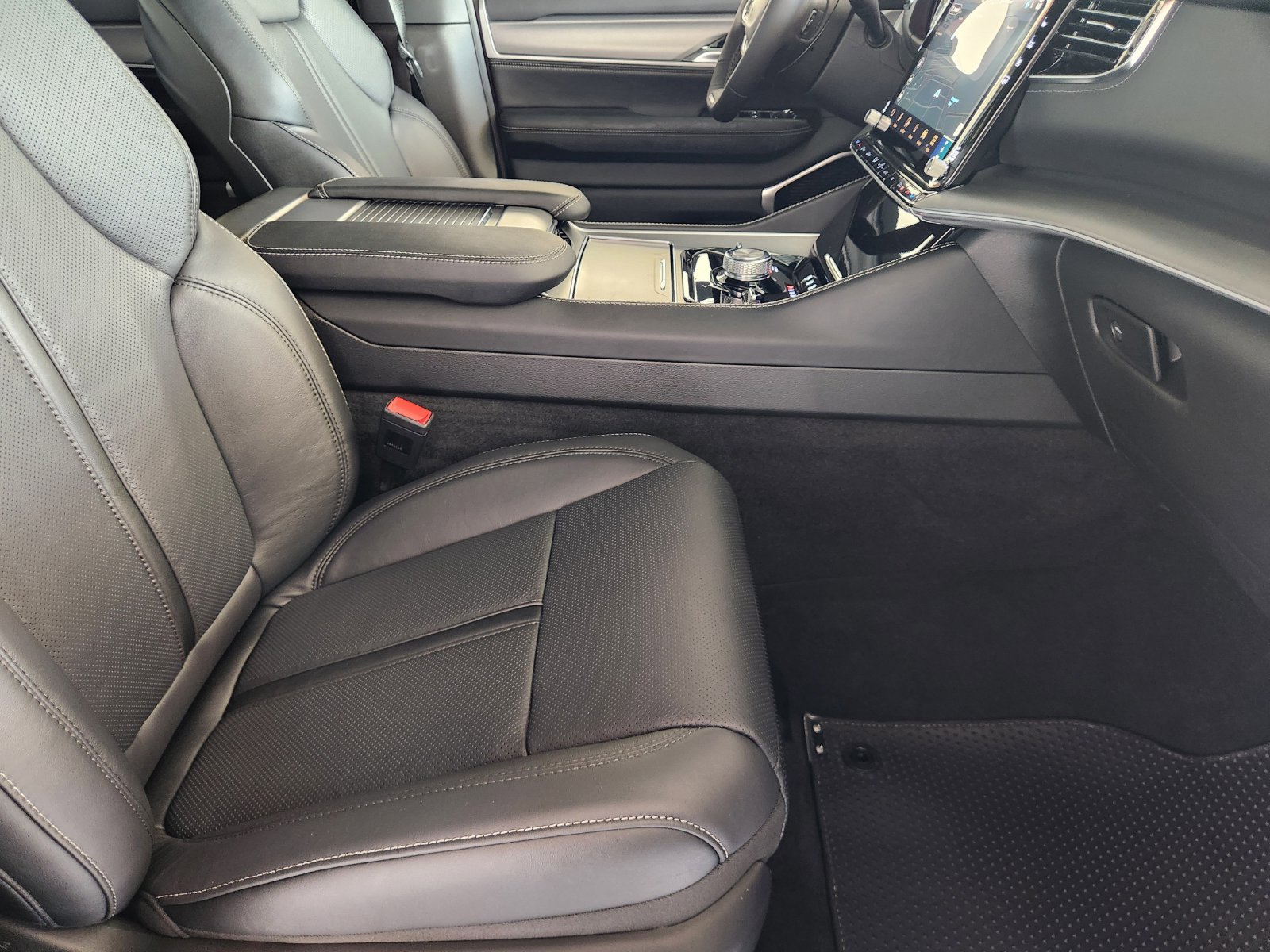 New 2026 Jeep Grand Wagoneer Limited AWD/4WD image 13