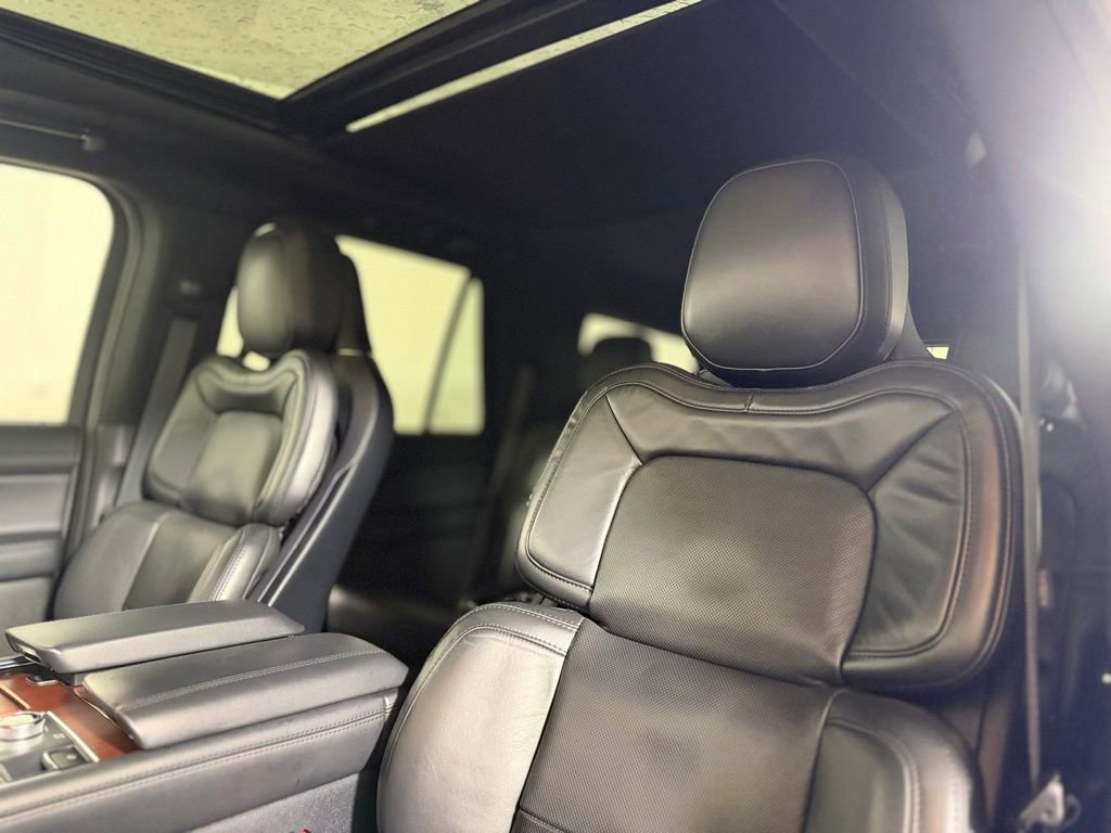 Used 2023 Lincoln Navigator Reserve image 17