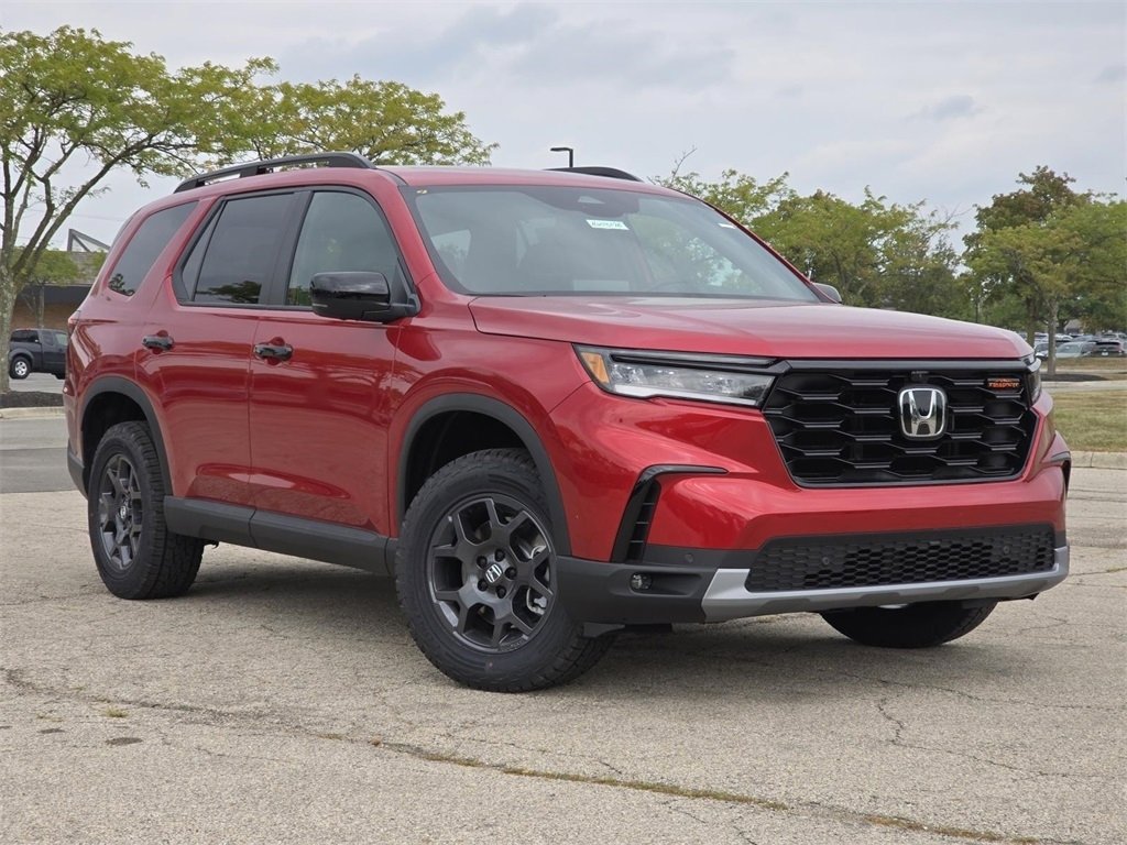 New 2025 Honda Pilot TrailSport image 2