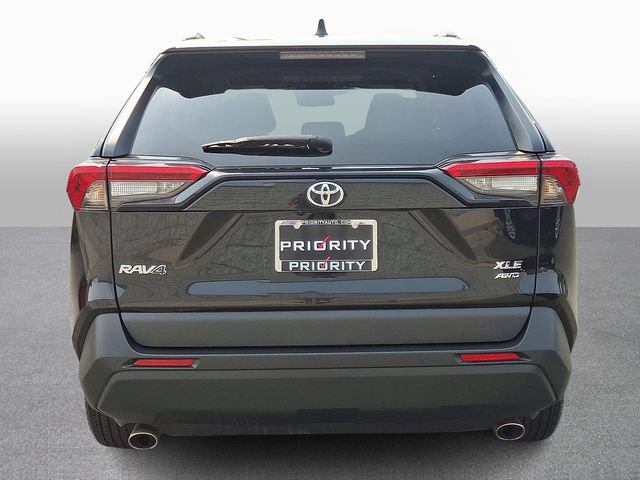 Used 2024 Toyota RAV4 XLE AWD/4WD image 5
