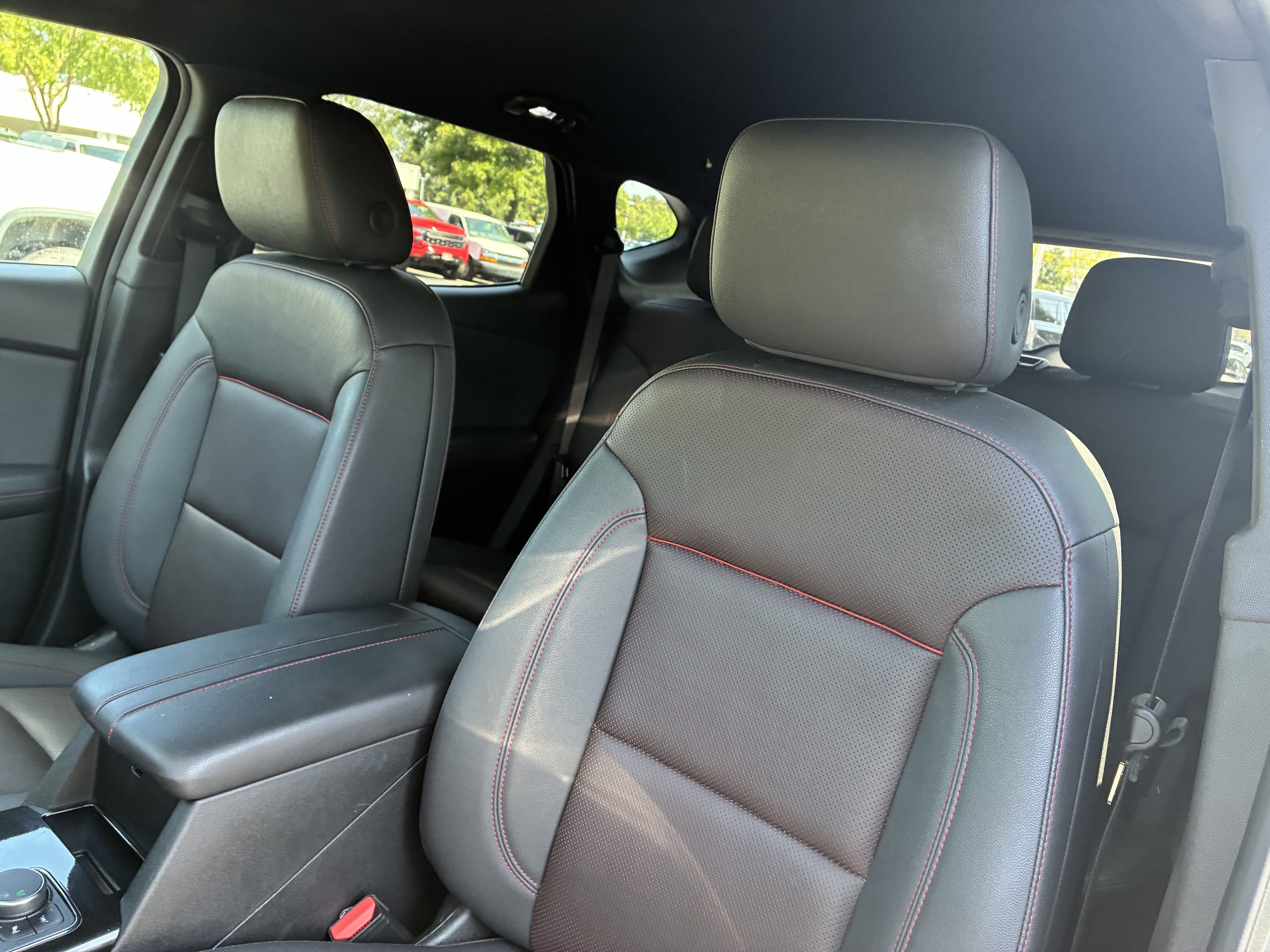 Used 2025 Chevrolet Blazer RS FWD image 22