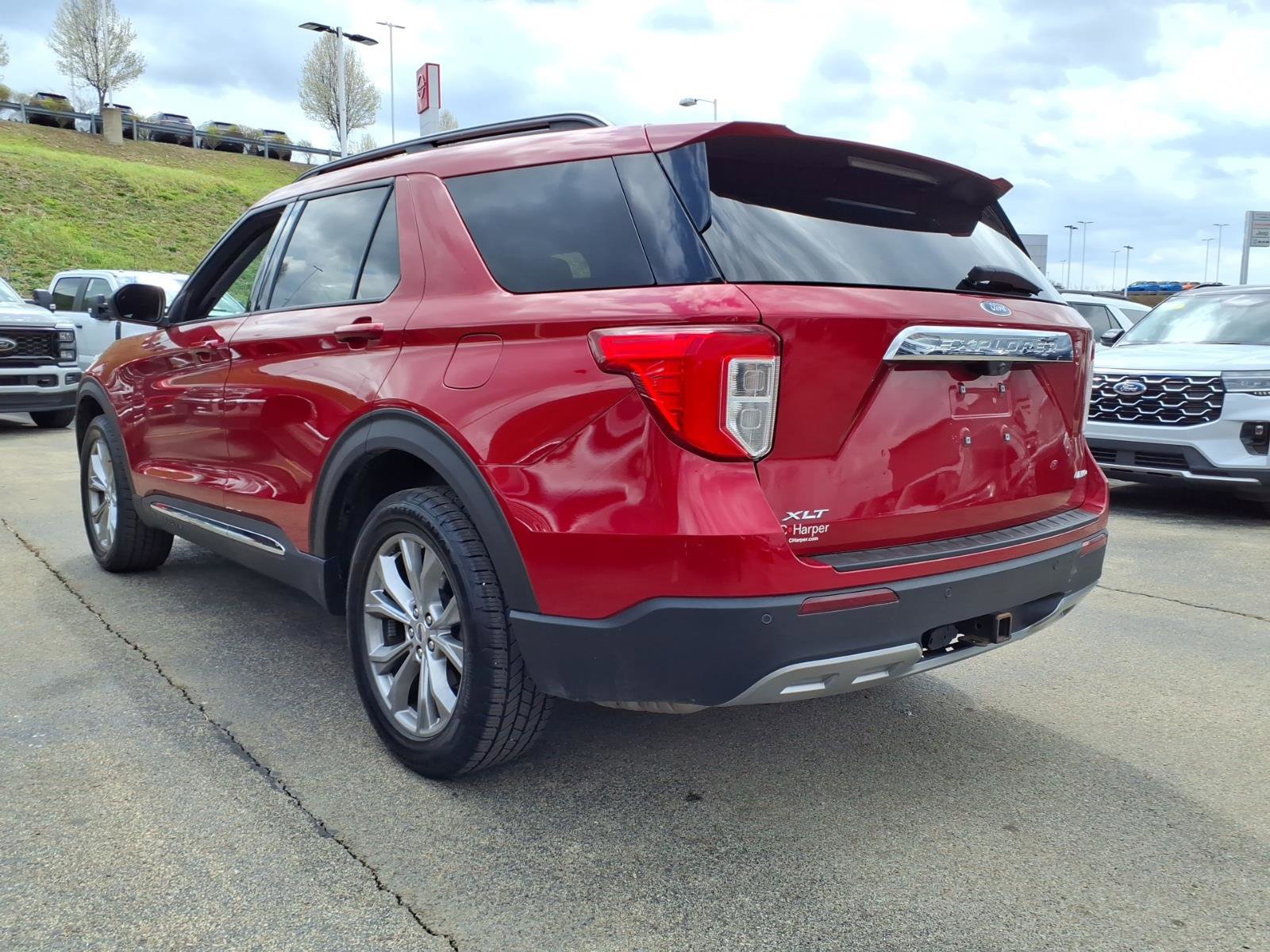 Used 2023 Ford Explorer XLT w/ Equipment Group 202A image 4