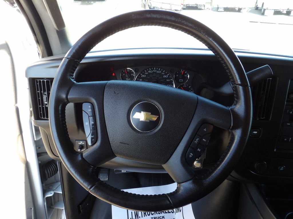 Used 2022 Chevrolet Express 2500 w/ Driver Convenience Package RWD image 20