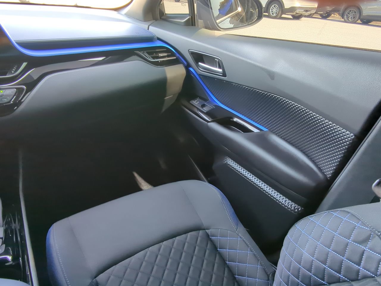 Used 2020 Toyota C-HR XLE FWD image 15