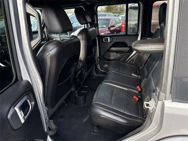 Used 2019 Jeep Wrangler Unlimited Sahara image 16