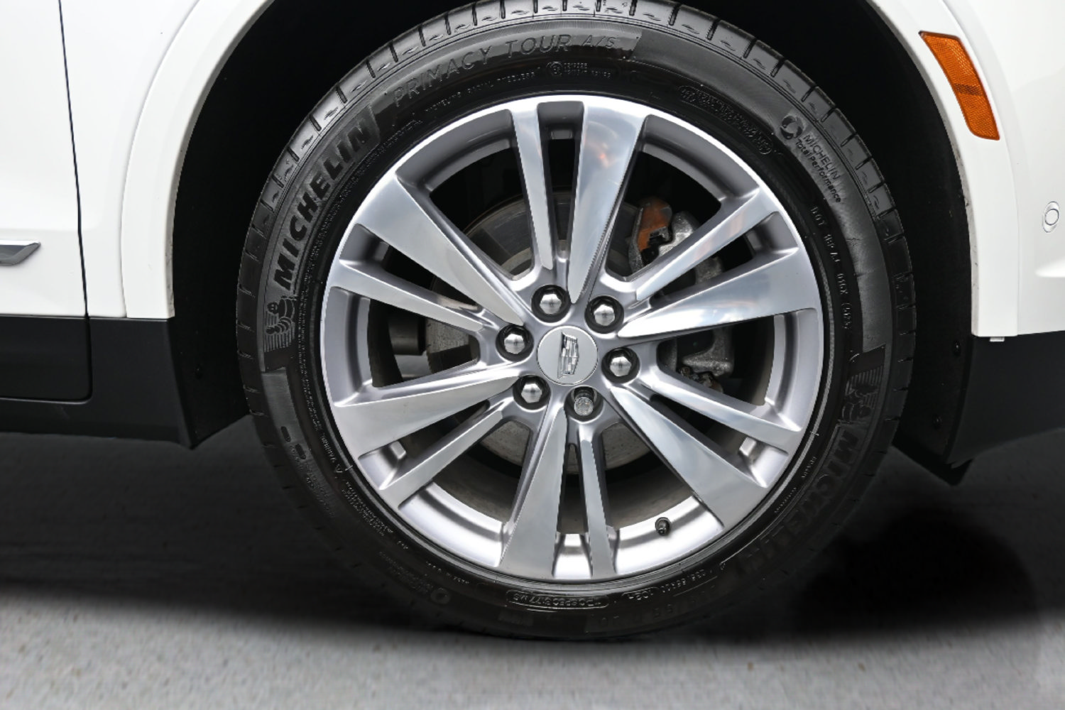 Used 2024 Cadillac XT5 Premium Luxury w/ Technology Package AWD/4WD image 23