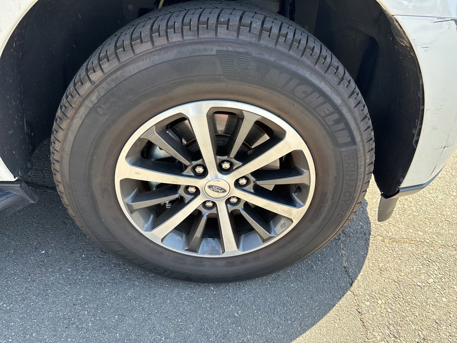 Used 2018 Ford Expedition XLT w/ Equipment Group 201A AWD/4WD image 21