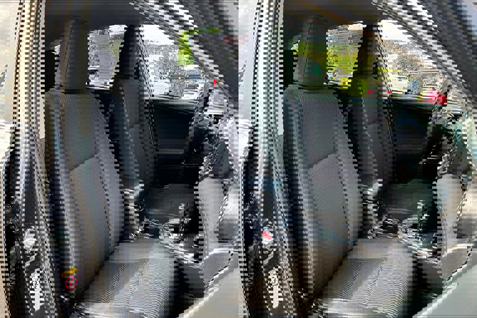 Used 2017 Toyota RAV4 LE w/ Carpet Mat Package AWD/4WD image 6