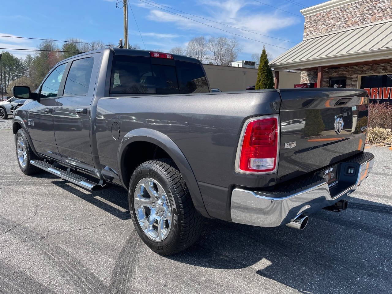 Used 2017 RAM 1500 Laramie w/ Convenience Group AWD/4WD image 12
