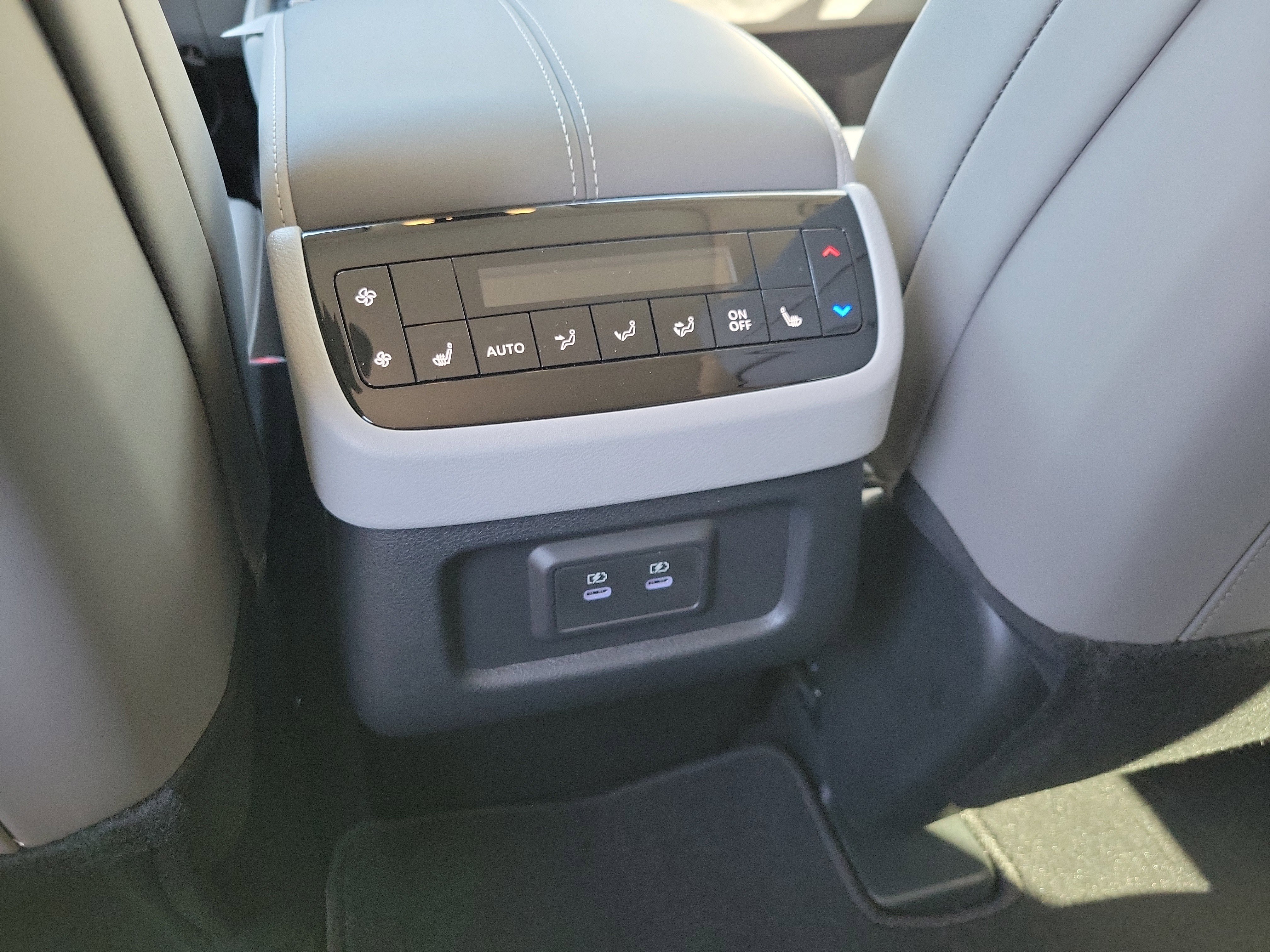 New 2026 INFINITI QX60 Luxe w/ Cargo Package image 15