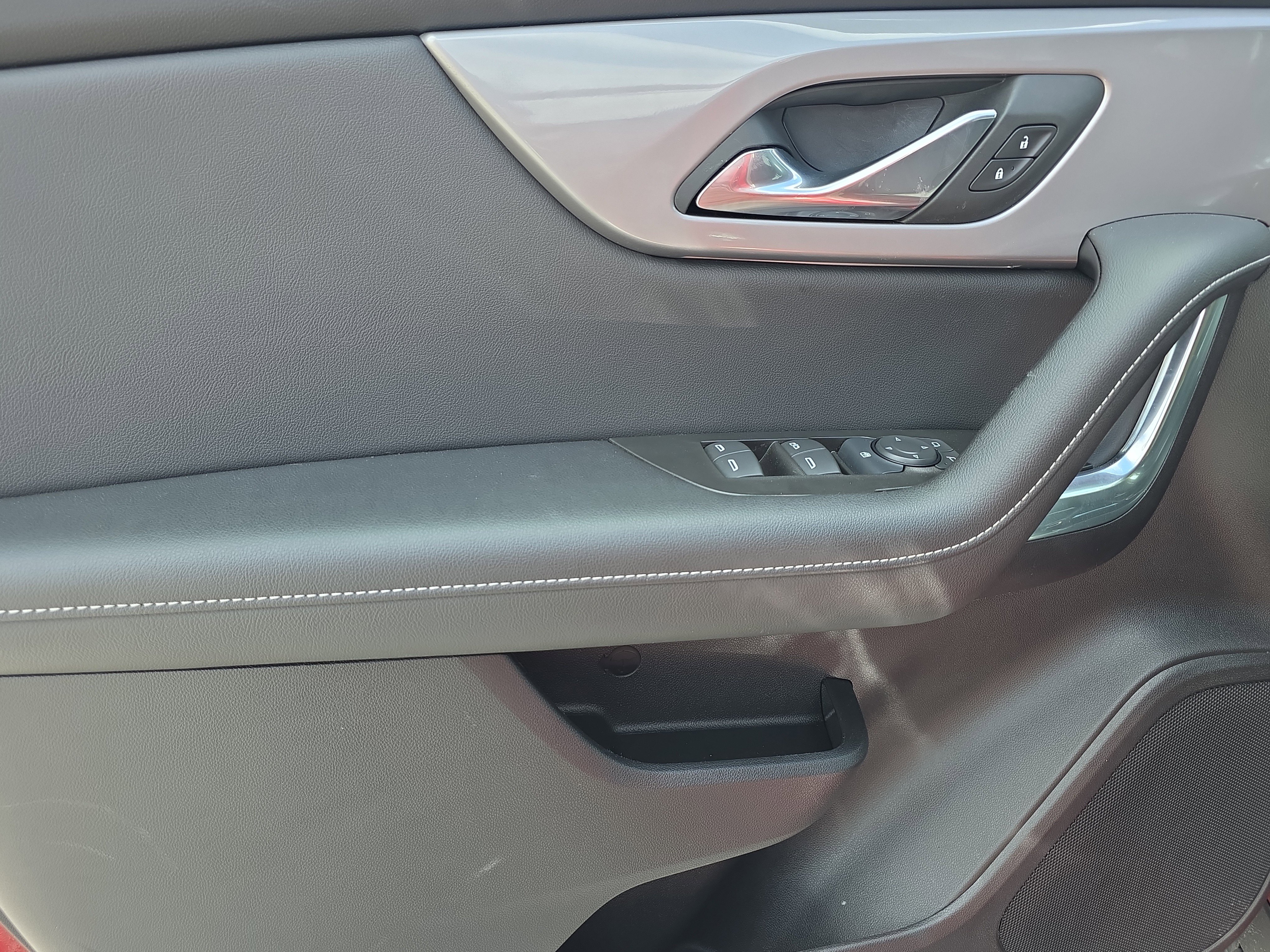 Used 2025 Chevrolet Blazer LT image 21