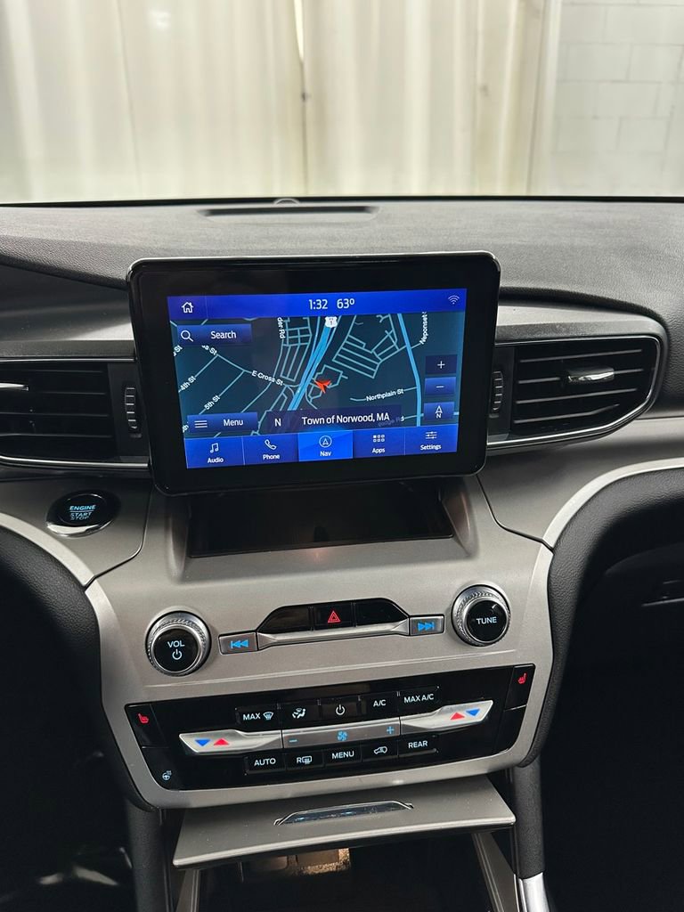 Used 2022 Ford Explorer XLT w/ Equipment Group 202A image 24