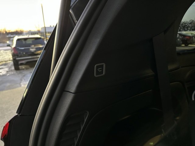 Used 2023 Chrysler Pacifica Limited w/ S Appearance Package image 11