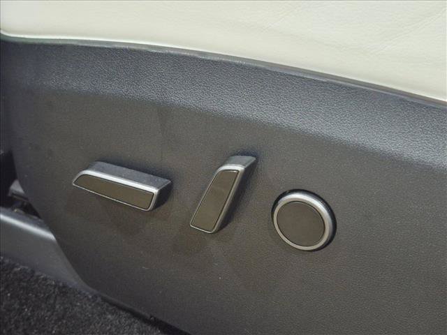 Used 2024 Tesla Model Y Long Range AWD/4WD image 13