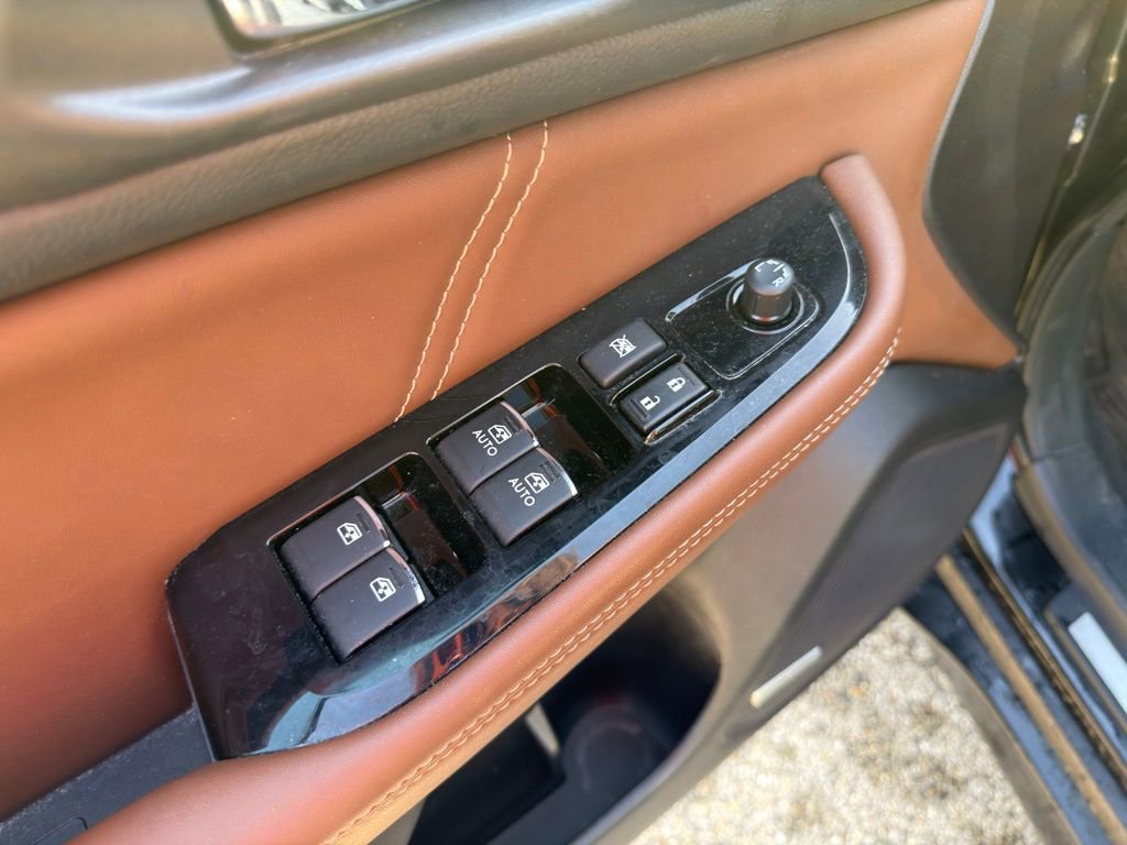 Used 2017 Subaru Outback 3.6R Touring image 11