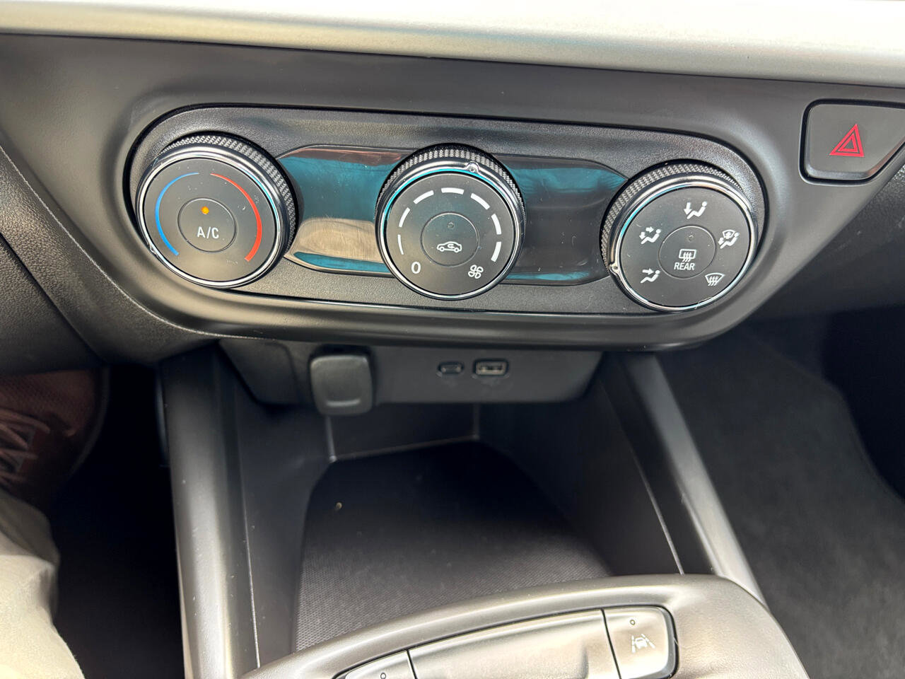 Used 2025 Chevrolet Trax LS image 18