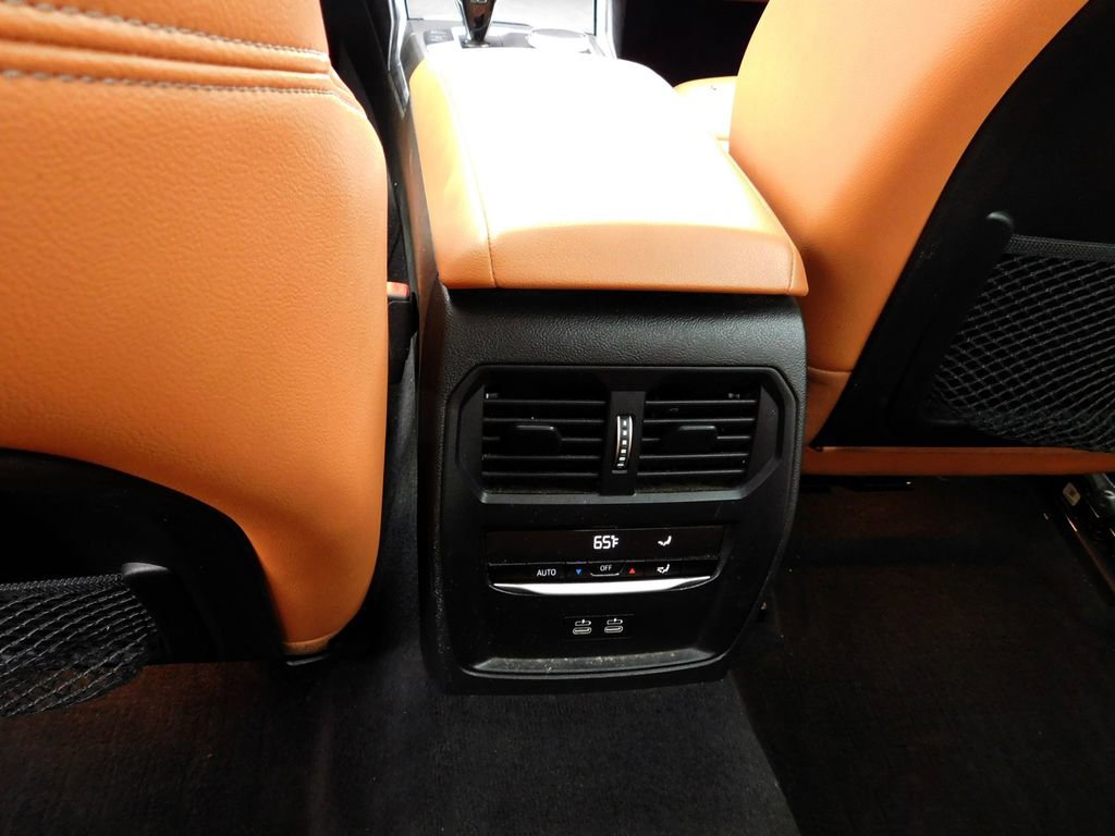 Used 2022 BMW 330i xDrive Sedan w/ Premium Package image 14