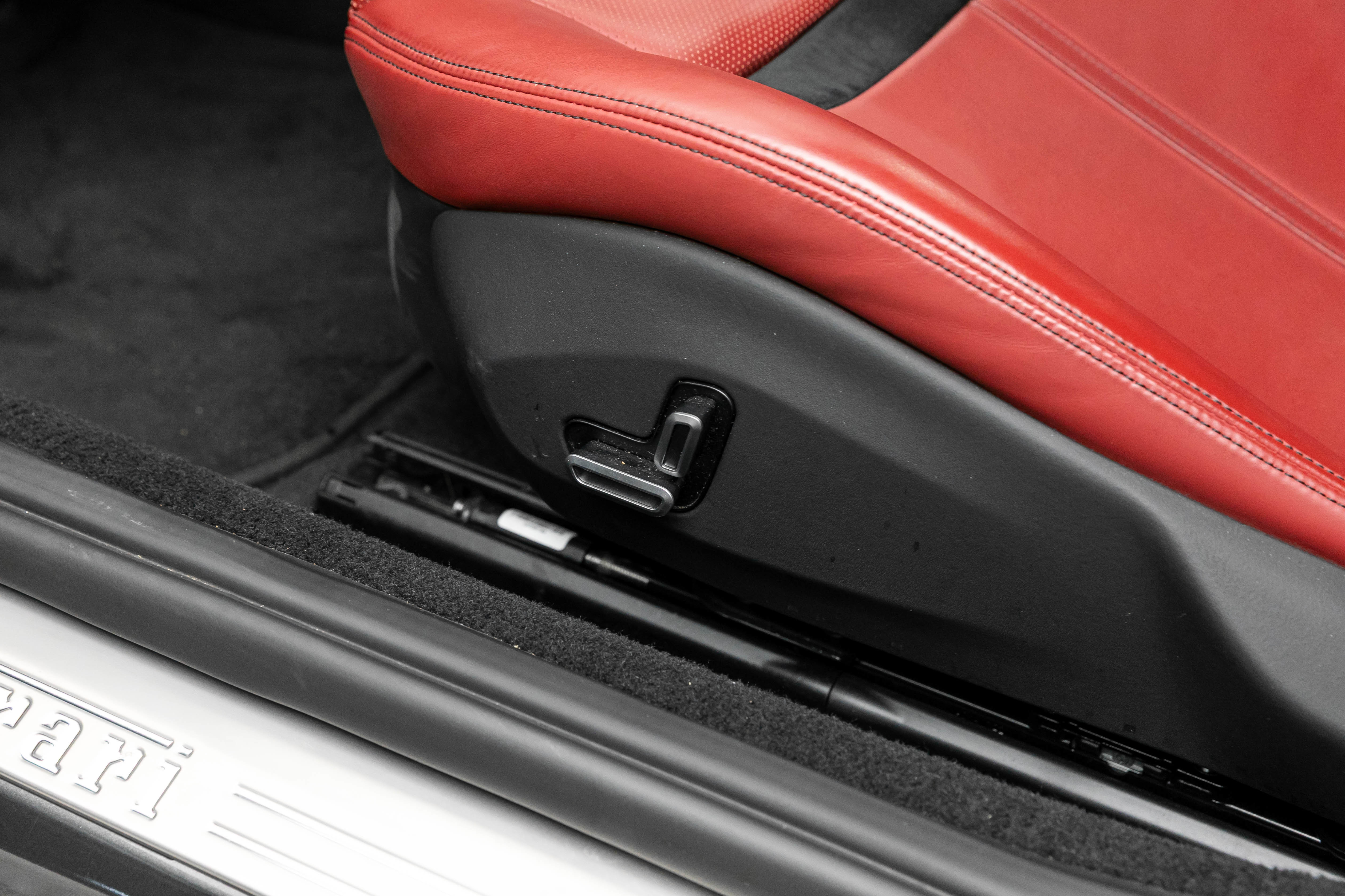 Certified 2022 Ferrari Roma image 19