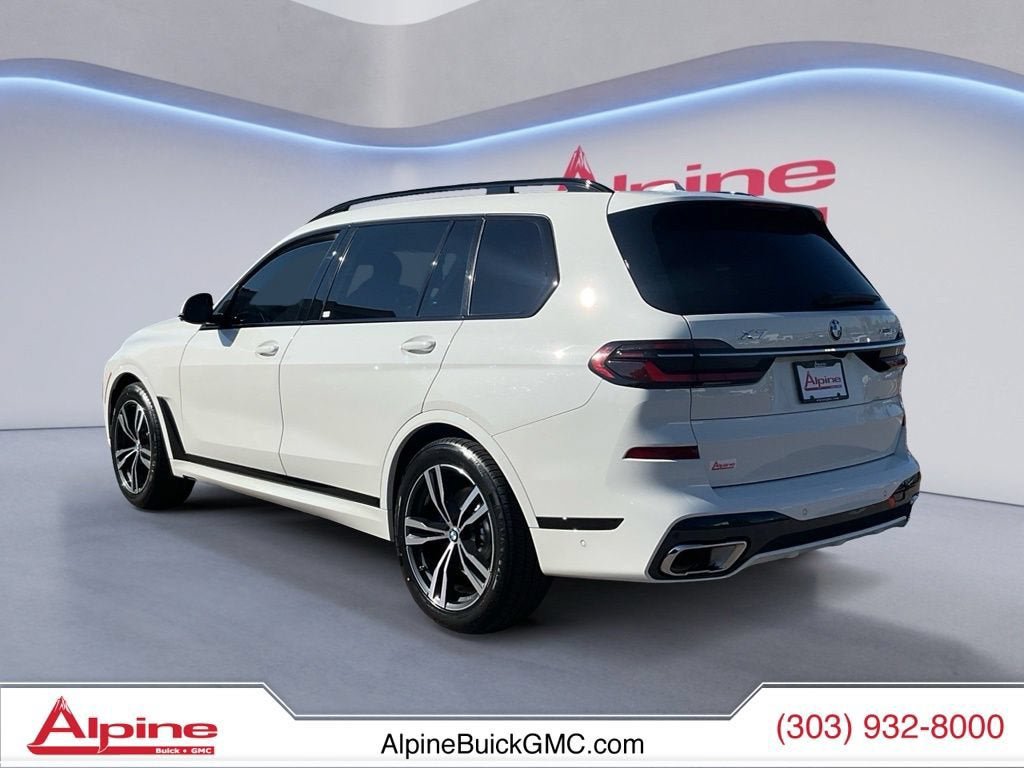 Used 2023 BMW X7 xDrive40i w/ M Sport Package AWD/4WD image 3