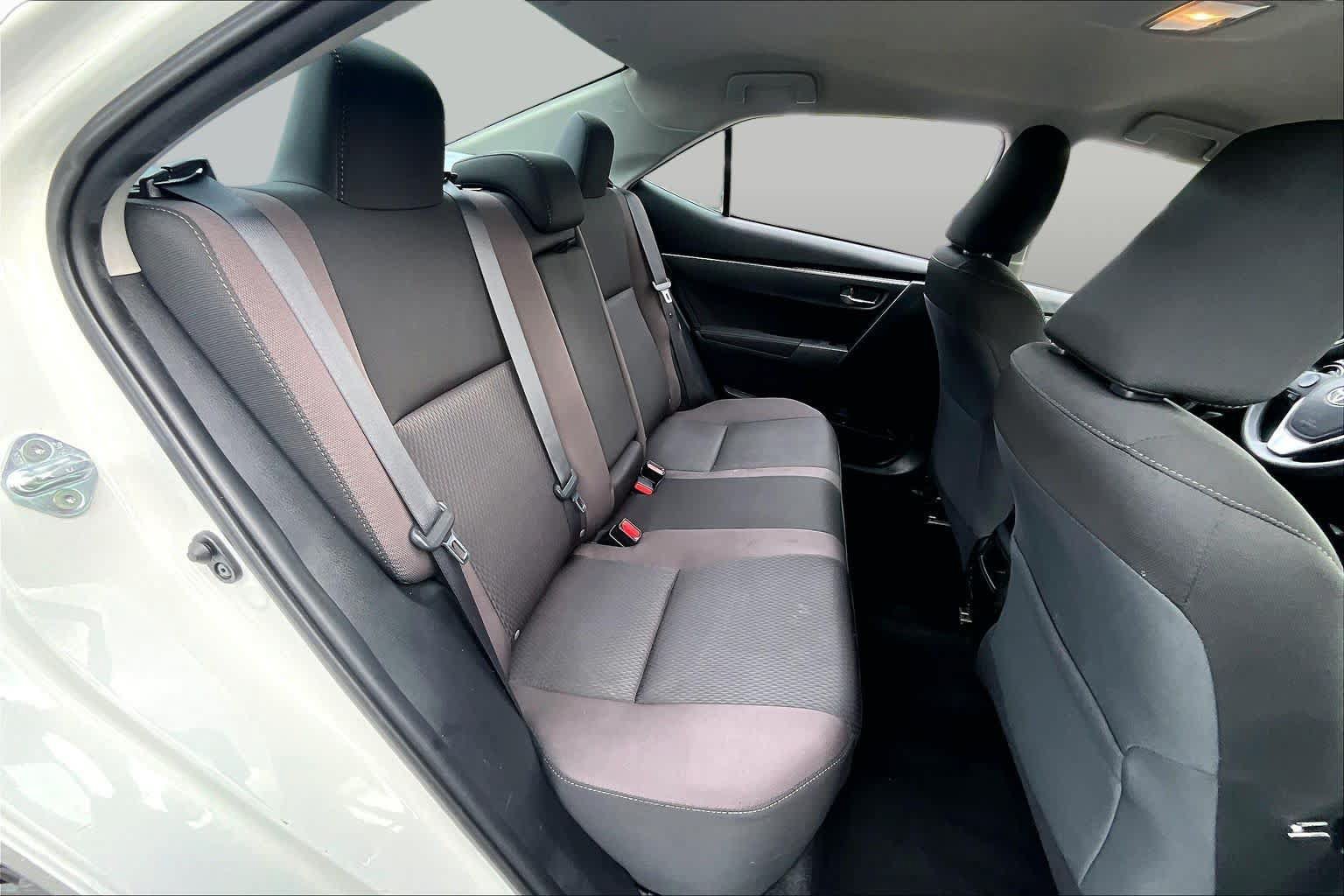 Used 2018 Toyota Corolla LE FWD image 20