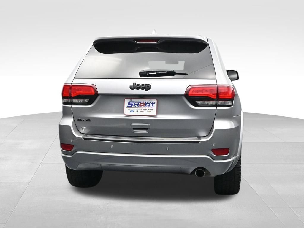 Used 2021 Jeep Grand Cherokee Laredo X AWD/4WD image 4