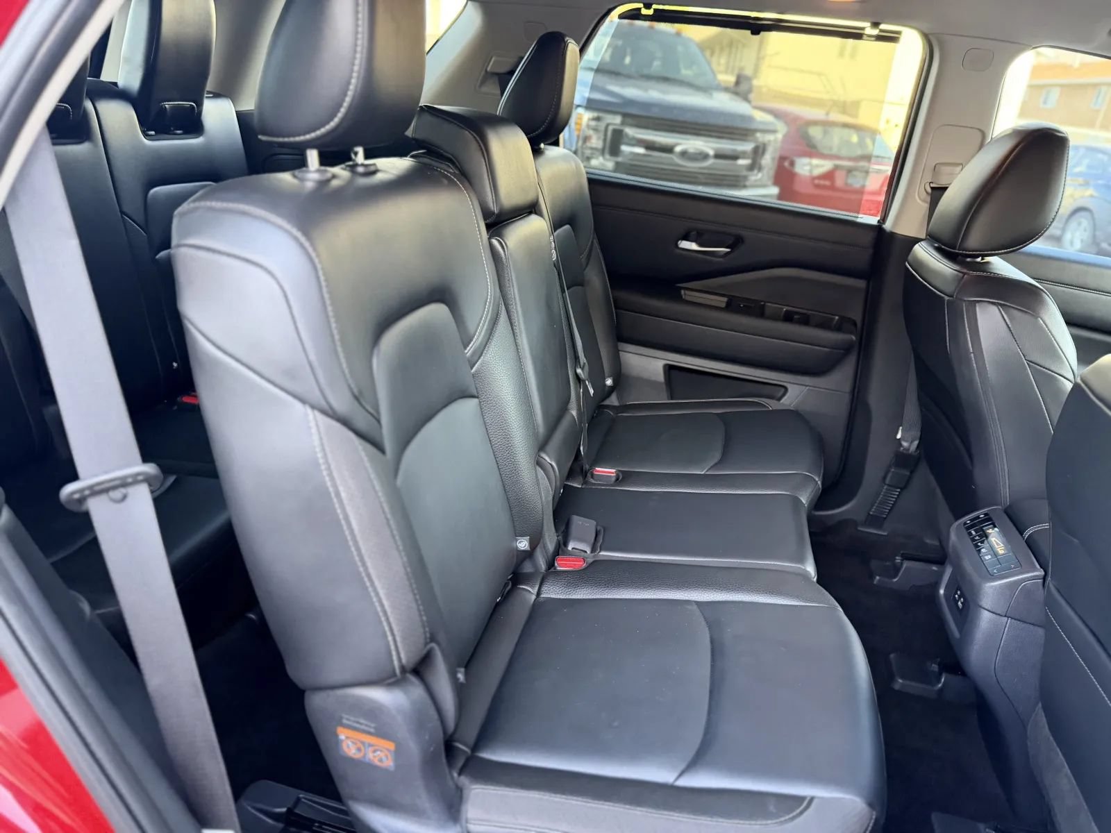 Used 2023 Nissan Pathfinder SL w/ Lighting Package (N92) AWD/4WD image 20