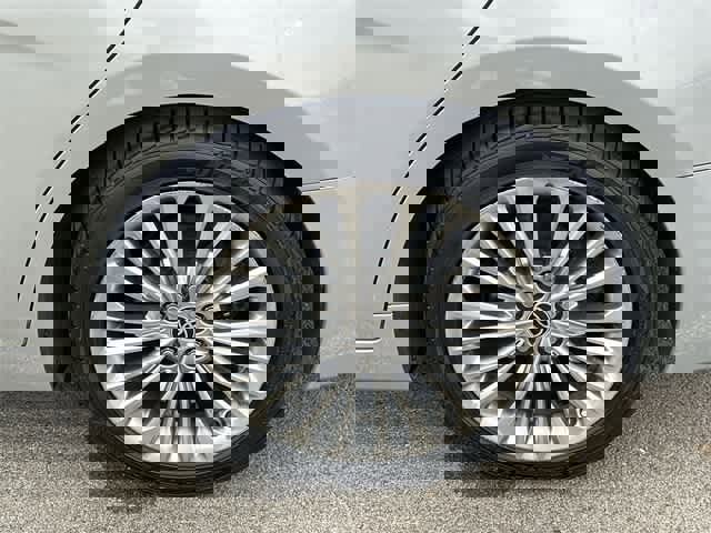 Used 2021 Toyota Avalon Limited image 5