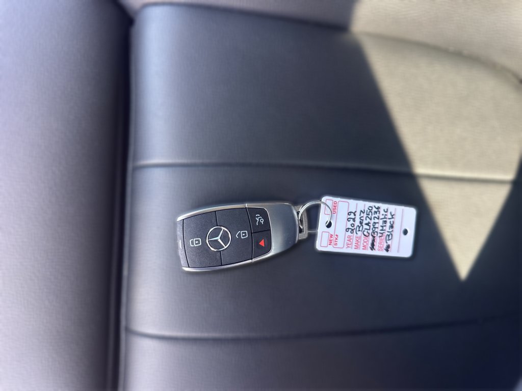 Used 2022 Mercedes-Benz GLA 250 4MATIC w/ Premium Package Lite image 34